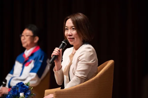 登壇者全員での集合写真