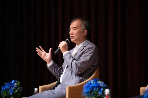 登壇者全員での集合写真