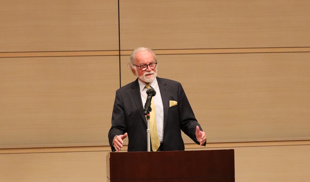 ミヒャエル ライテラー教授の登壇の様子