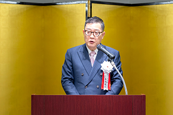 森島朋三理事長