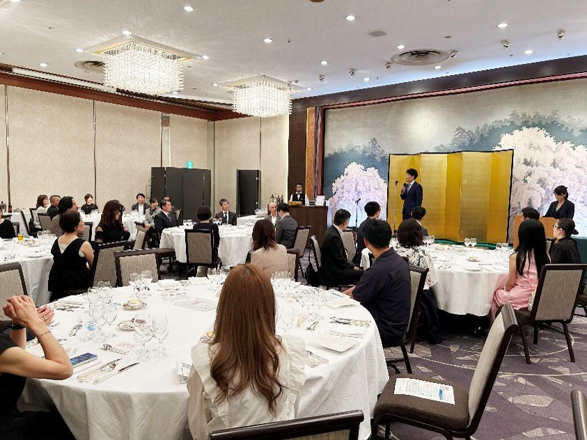 20260612新旧運営委員と教職員の懇親会 20260612konshinkai2