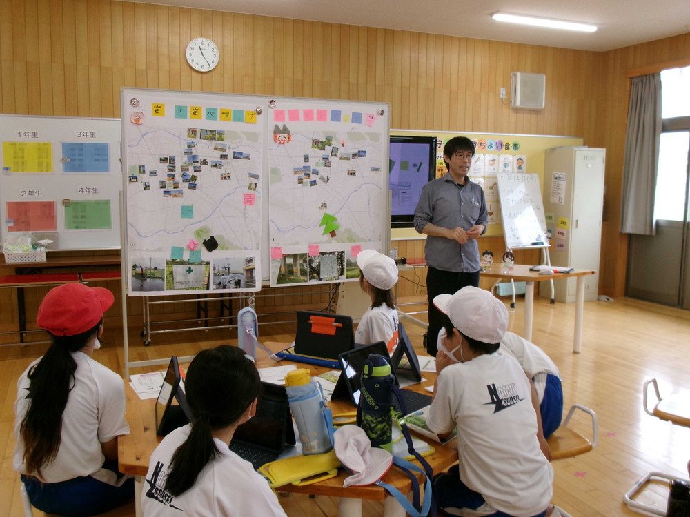安全安心マップつくりの出張授業の様子
