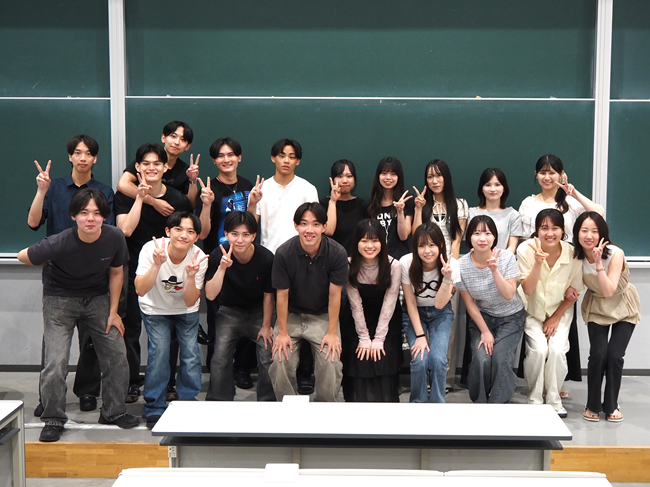 【寺脇ゼミで「演習II」の研究成果報告会を開催しました】