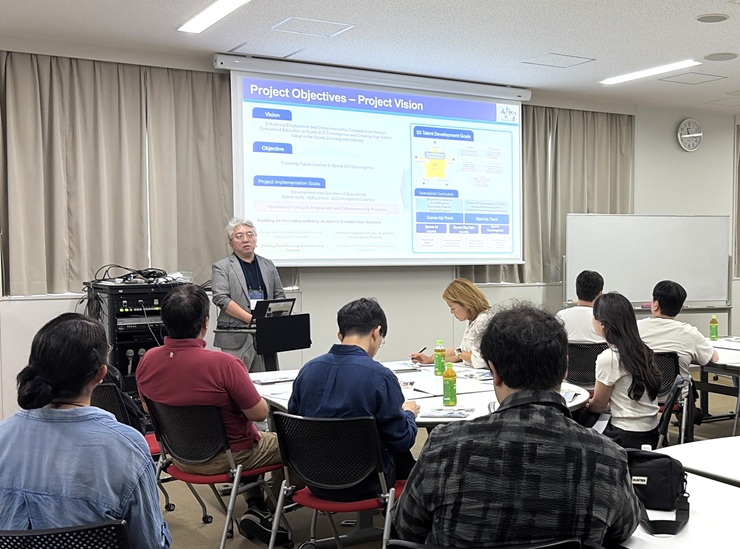 祥明大学一般大学院スポーツICT融合学科の教育・研究について紹介する金東根（キム・ドングン）教授