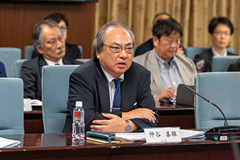常任理事会　仲谷善雄総長