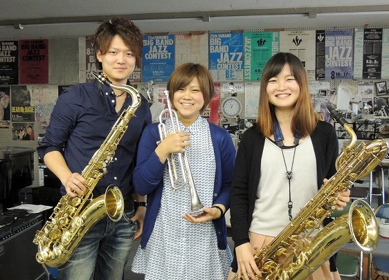 522 -  野外で響け！私たちの熱いジャズ！