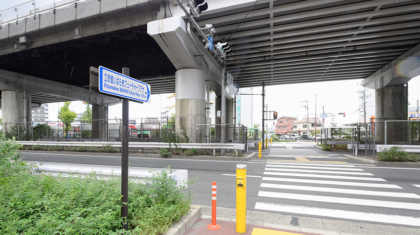 「奈良」交差点を右折する