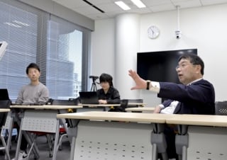 社会人院生とともに学ぶ課題研究