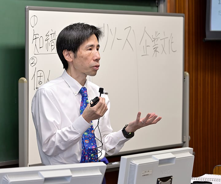 穴井 宏和教授