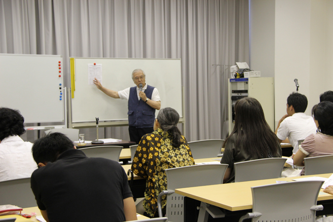 安斎育郎名誉館長による平和講義