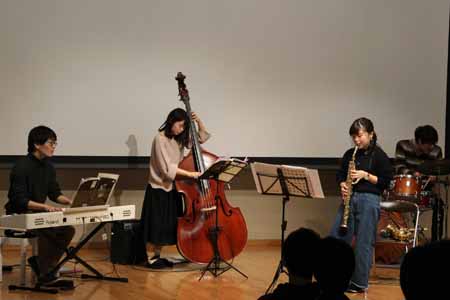 立命館大学の学生によるジャズの生演奏