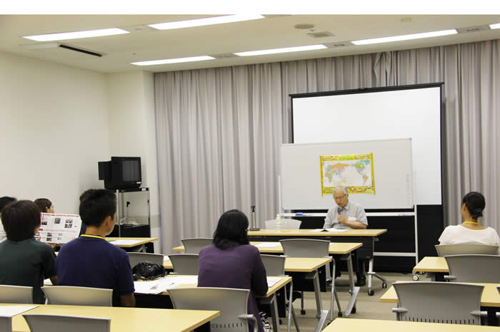 安斎育郎名誉館長による平和講義