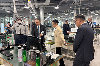 衆議院議員・文部科学省局長が本学を視察