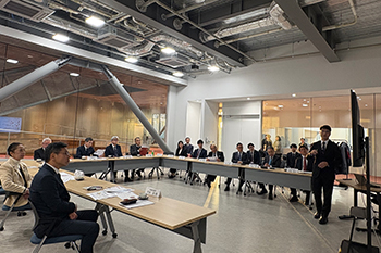 衆議院議員・文部科学省局長が本学を視察