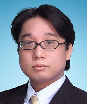 山末 英嗣