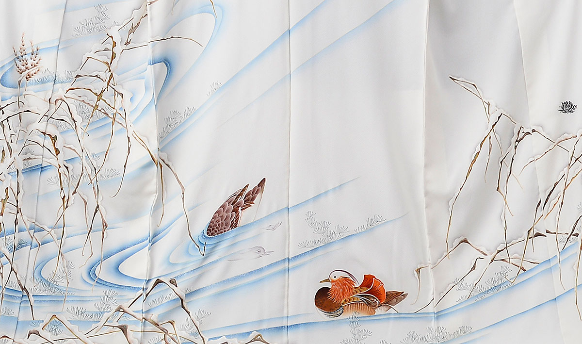 Homongi (semi-formal kimono for women), white silk with Ritsumeikan’s “R” background pattern, and “Snow, Reeds and Mandarin Ducks” by Jakuchu Ito in Yuzen dyeing