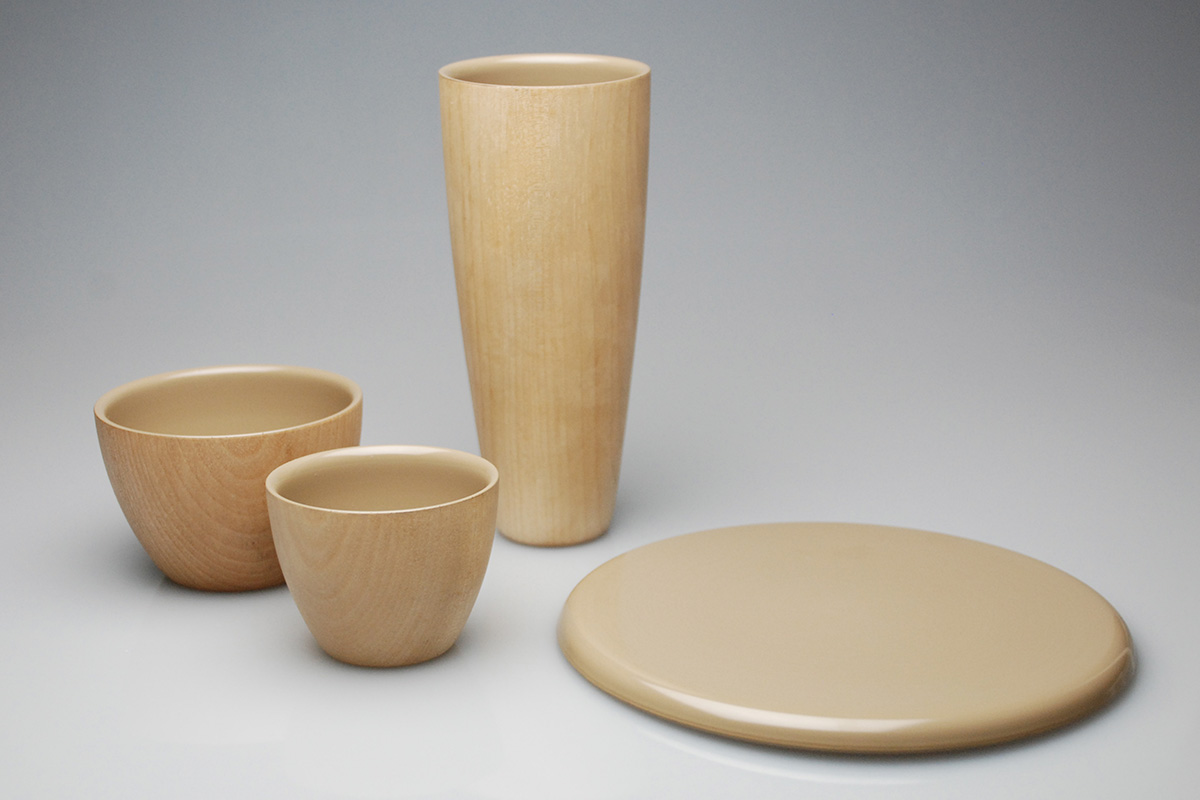 Hikone lacquer cups and plates 