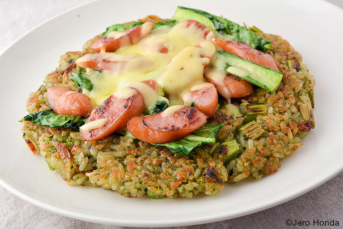 Rice pizza with dried sakura shrimp and komatsuna (Japanese spinach)