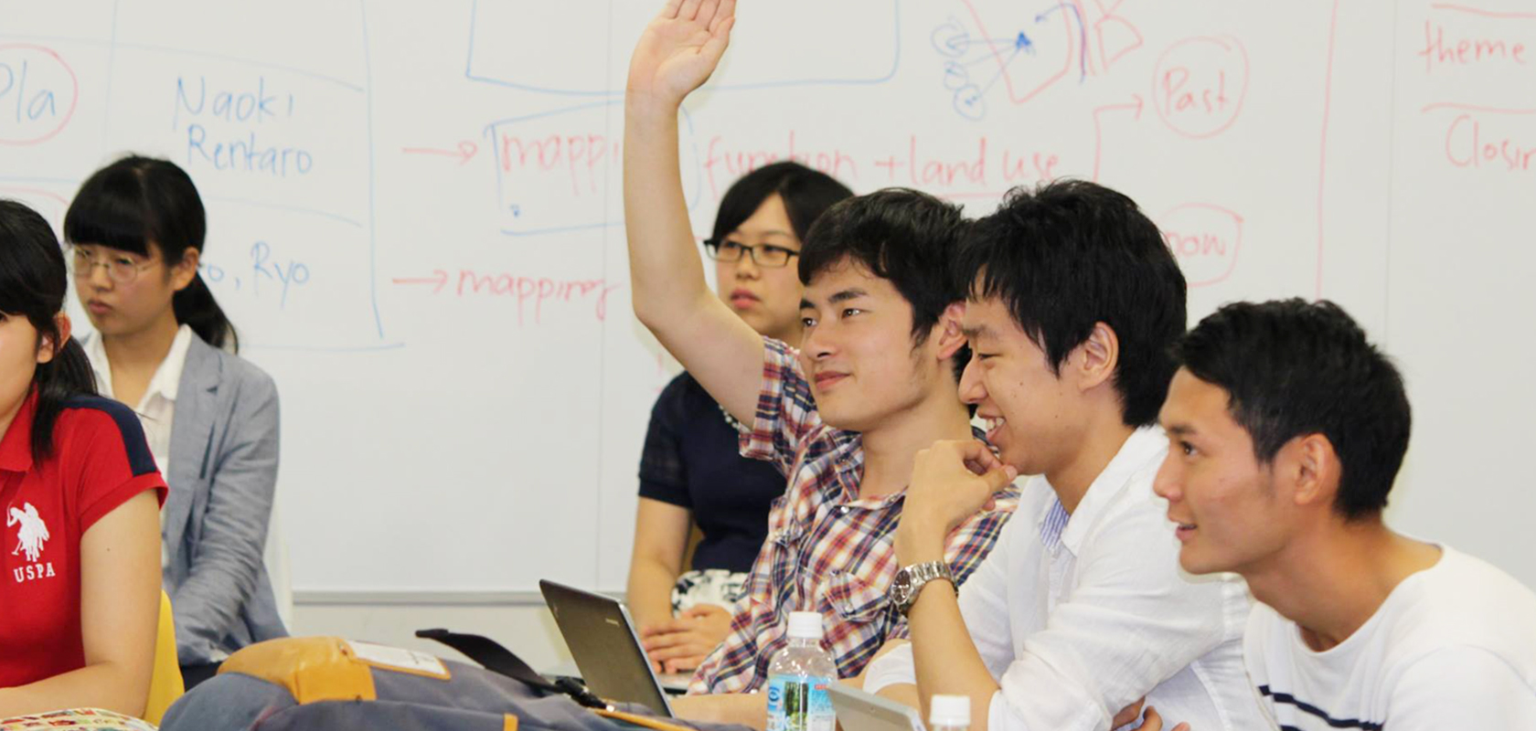 ベンチャーコンテストの学生の様子の写真