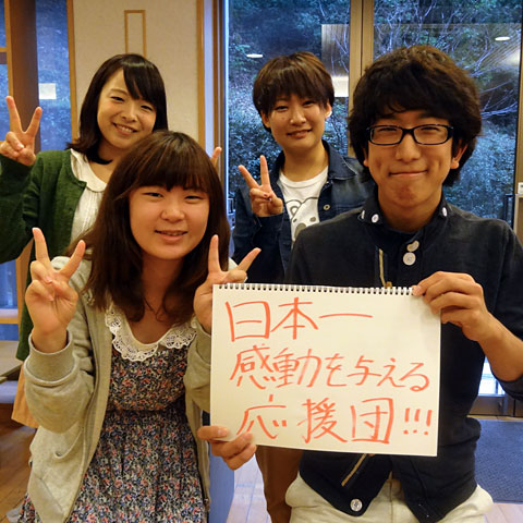 村田 大祐さん(政策科学部1回生)、恵村 華子さん(産業社会学部1回生)、本田 莉奈さん(文学部3回生)、西丸 光さん(文学部3回生)