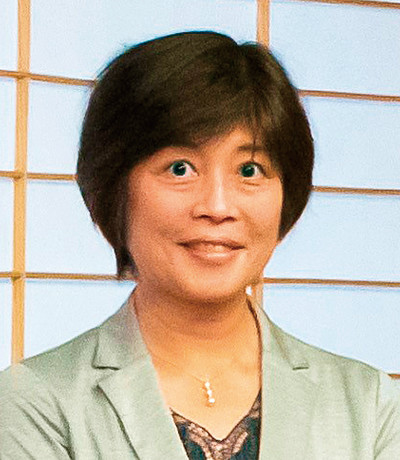 野津靖子