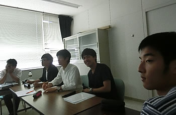 真面目に聞く学生？