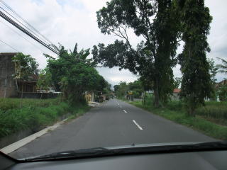 ジョグジャカルタ郊外の道路