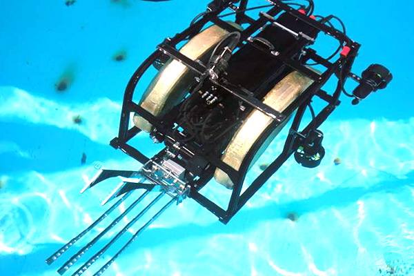 高機能水中ハンドリング用小型グリッパロボット