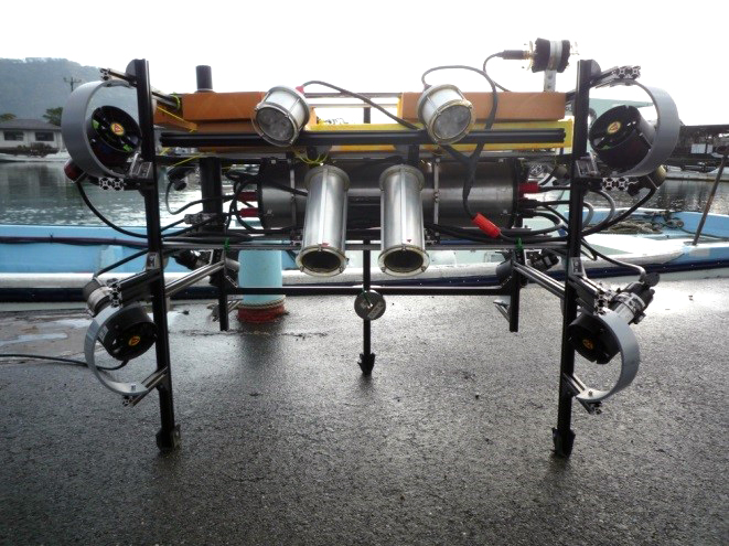 Underwater Robot for Archeological Inspection (海観MIKAN)