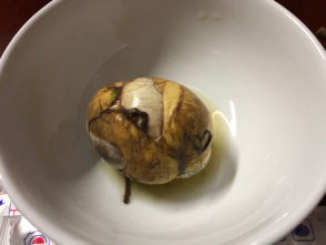 Balut. Yamasue and Kurogi-kun ate 8 of it.